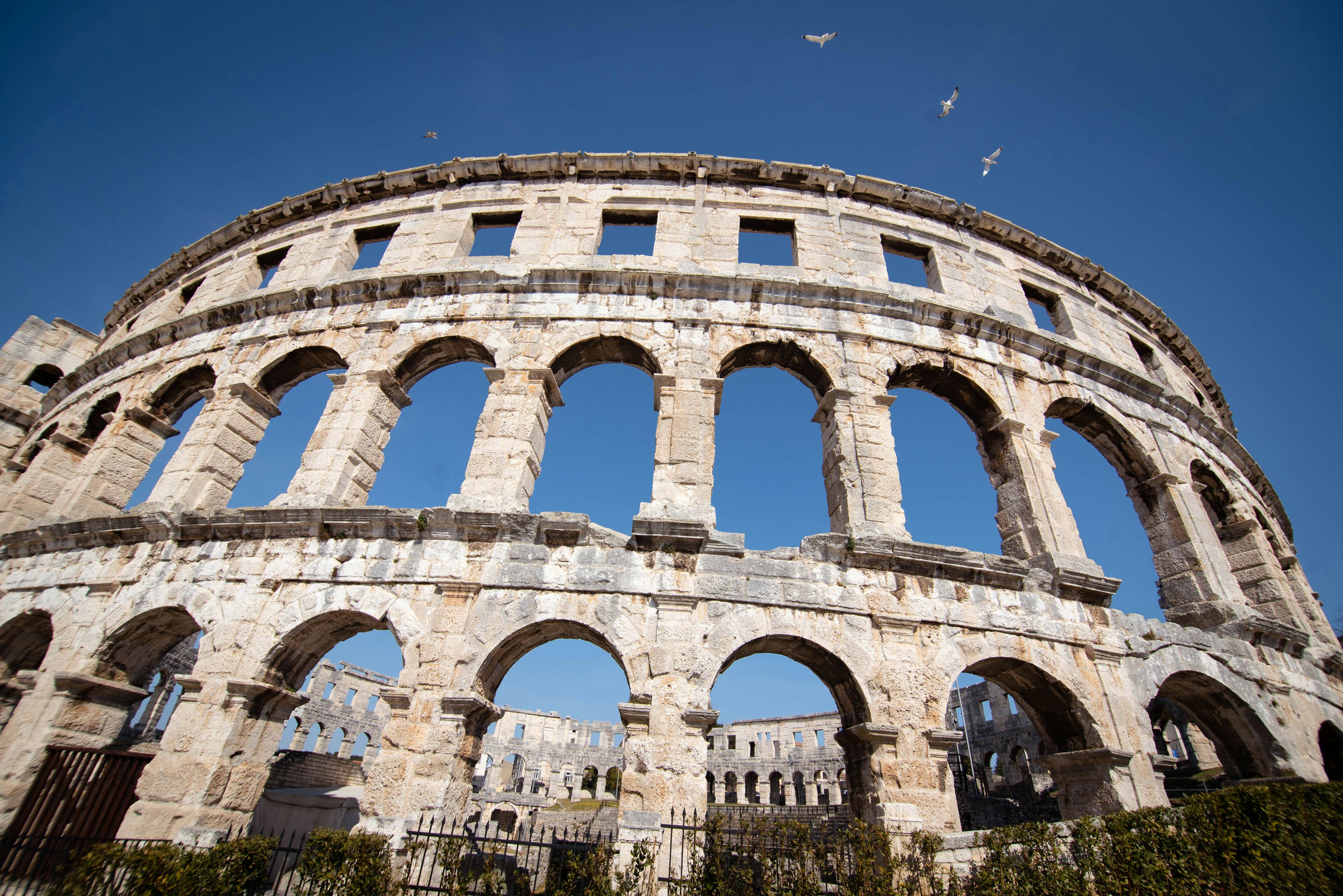 croatia/adf5edf6-7e88-4243-bee6-0d89760cd14f_ola-zarko-TBC4FLRxcKk-unsplash.jpg 895 Nomad Stays for digital nomads