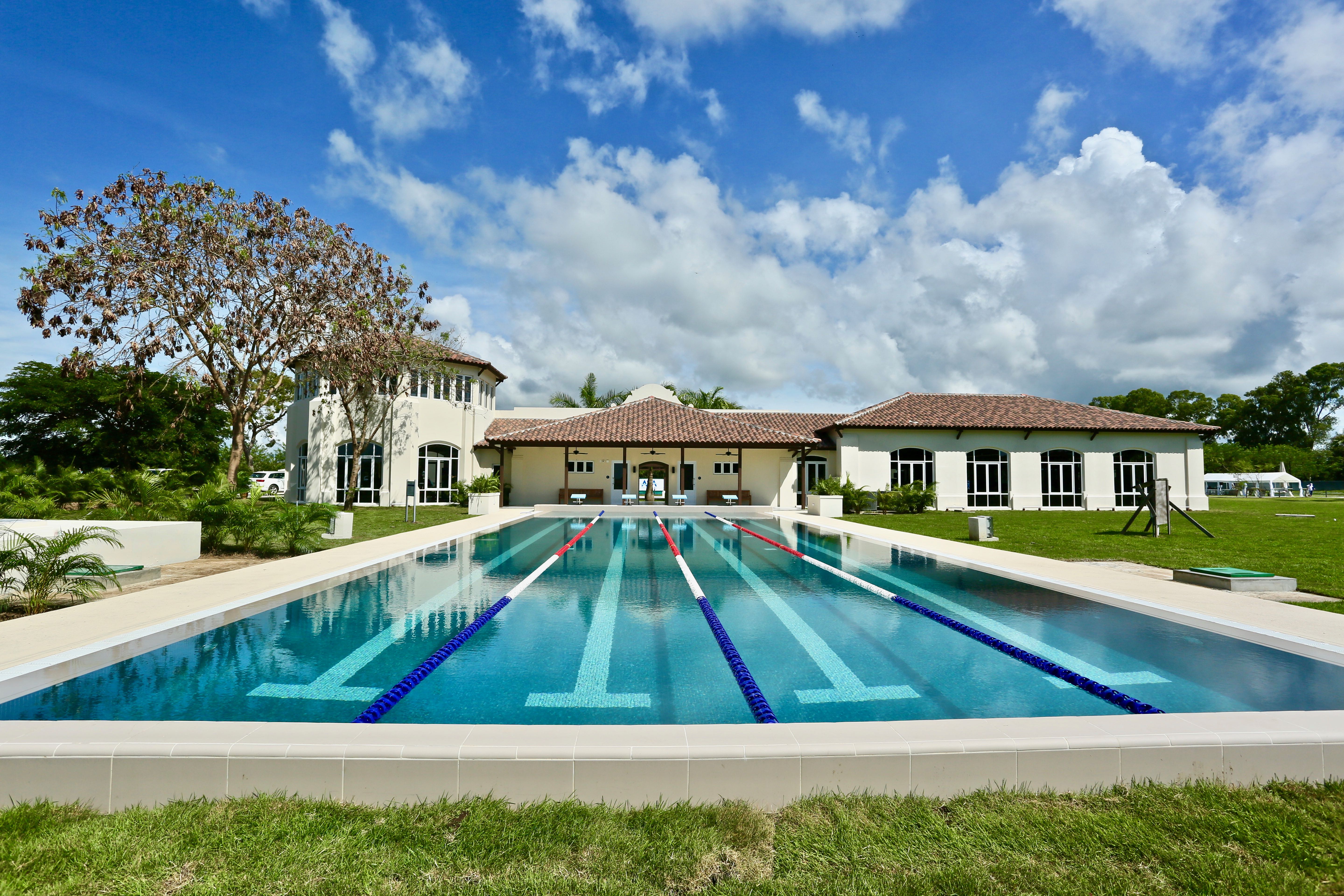 Hotel Panama Panama nomad remote 6b7f2d0f-4076-4c1e-8410-d9a9512b5343_SportsClub.jpg