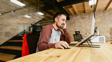 iSlow Coliving room workspace image default-image-name