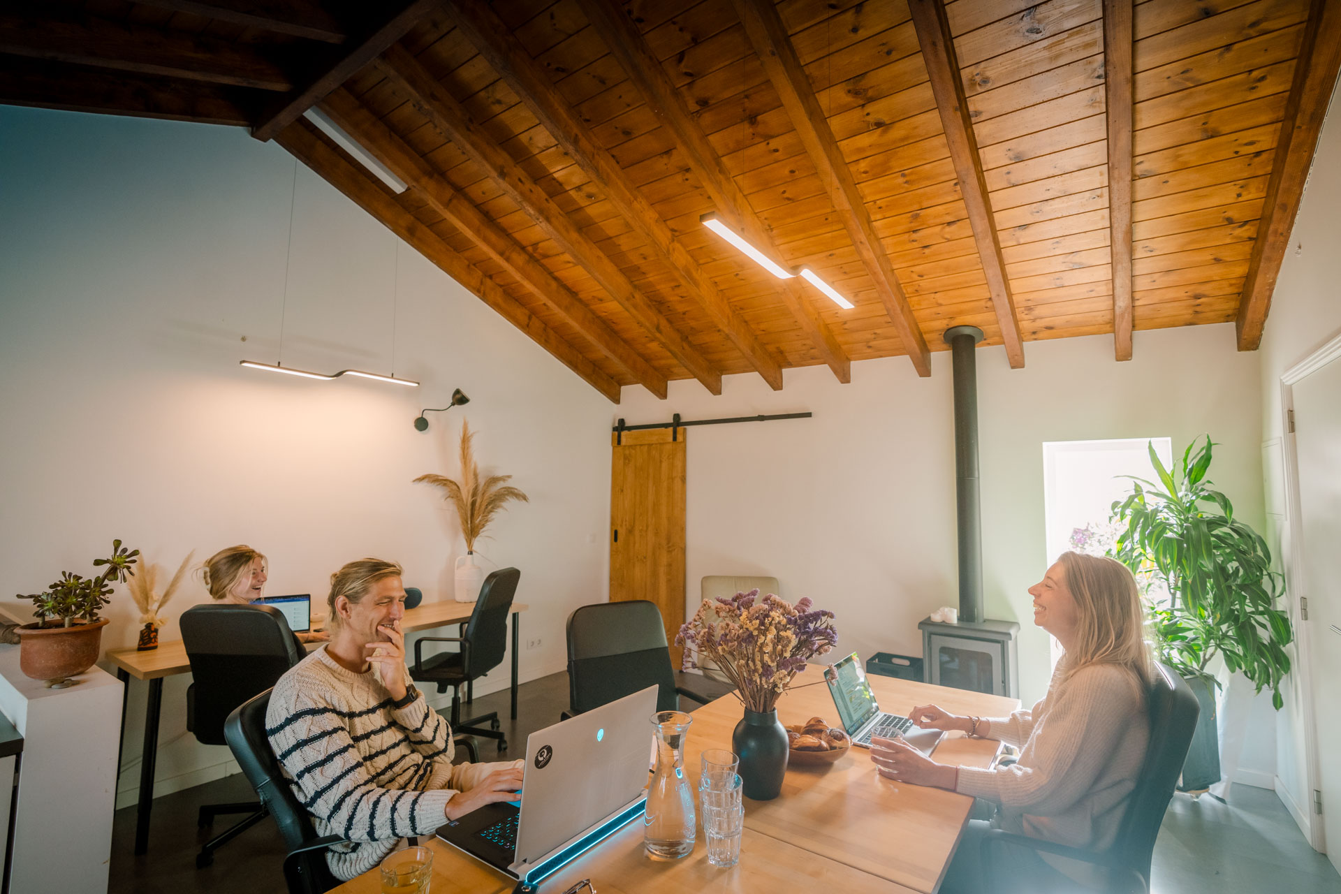 Hotel Santo Isidoro Portugal nomad remote ac30a549-d6eb-4ce5-8ddc-3347c39fbd44_BarefootGuesthouseEriceiraCoworkingvibes.jpg