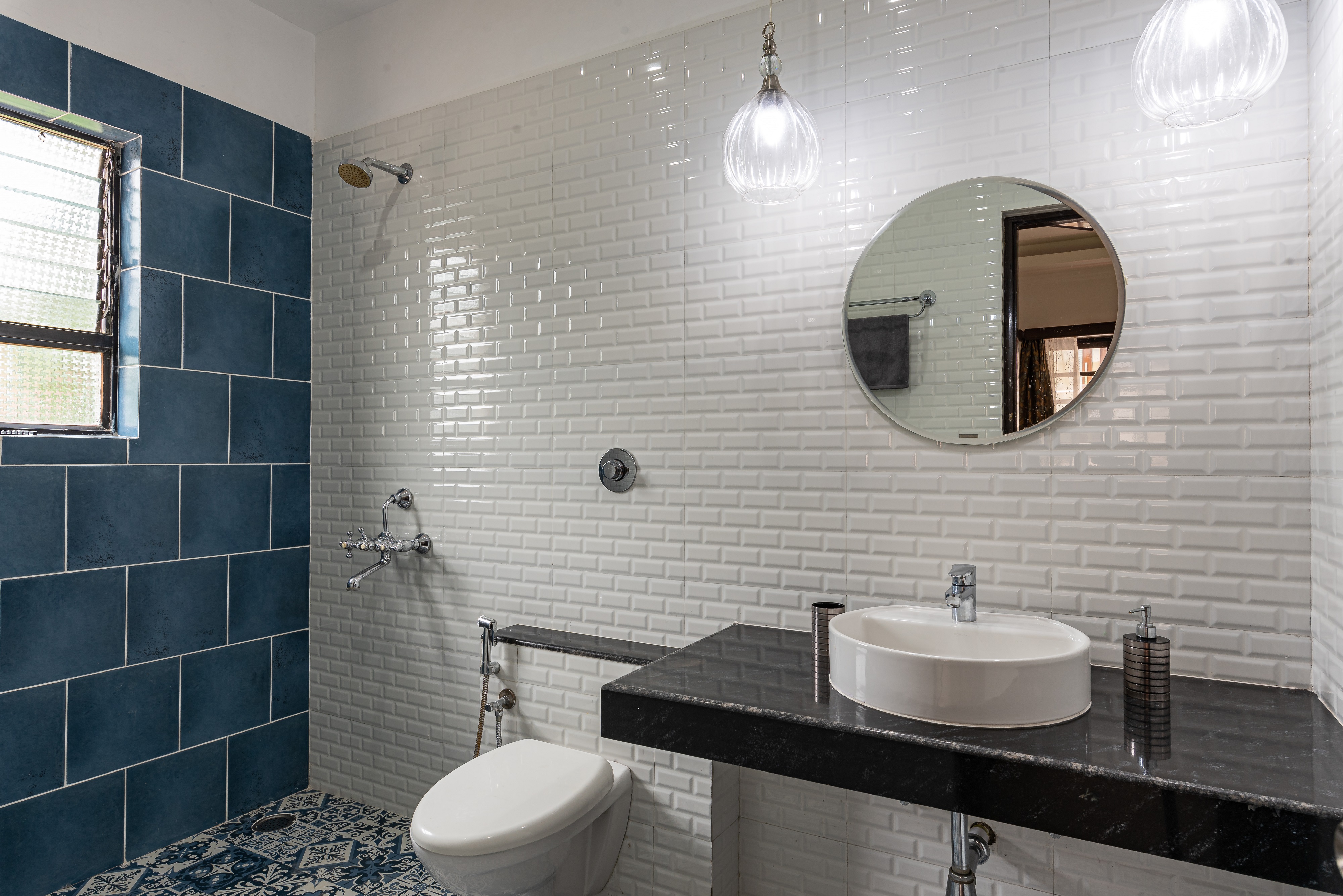 Hotel Goa India nomad remote 4b993aea-7a82-40f7-bbc2-ed69ca1f1755_33BeachWavesThemedBathroom.jpg