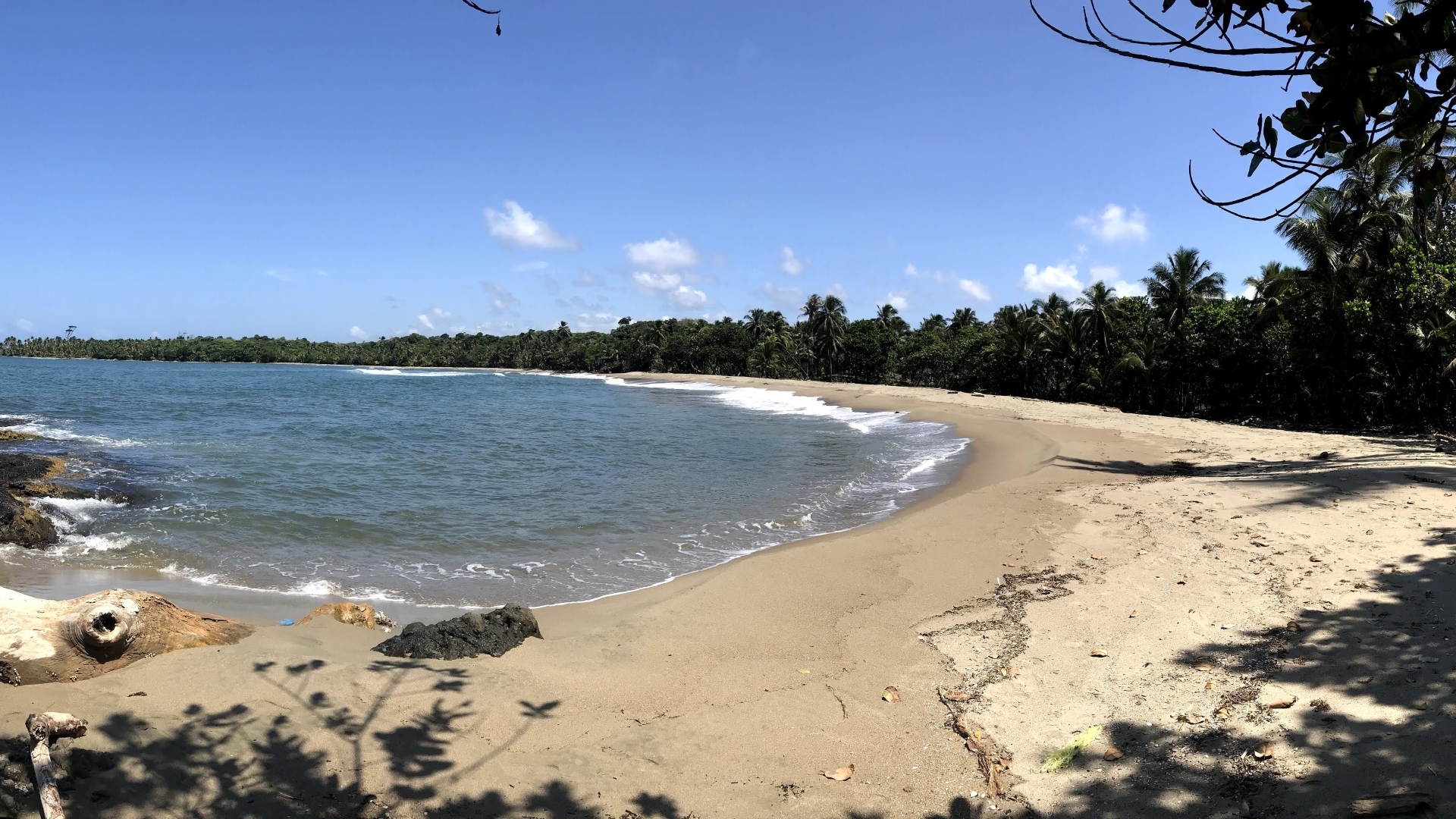 Hotel Cocle del Norte Panama nomad remote ff4c8331-32e7-4df8-ae1b-5de797cadcbd_sideviewofcamaroncitobeach.jpg