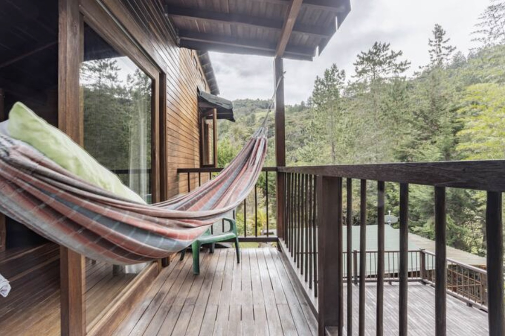 Hotel Guatape Colombia nomad remote 3b434b71-b355-4df0-936f-5d591e754504_balcony.jpg