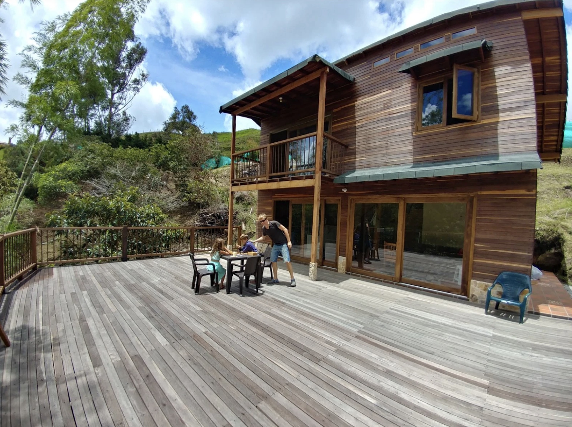 Hotel Guatape Colombia nomad remote 46af9805-7b59-4b80-8ebd-0ab20d7e6c66_terrace2.jpg