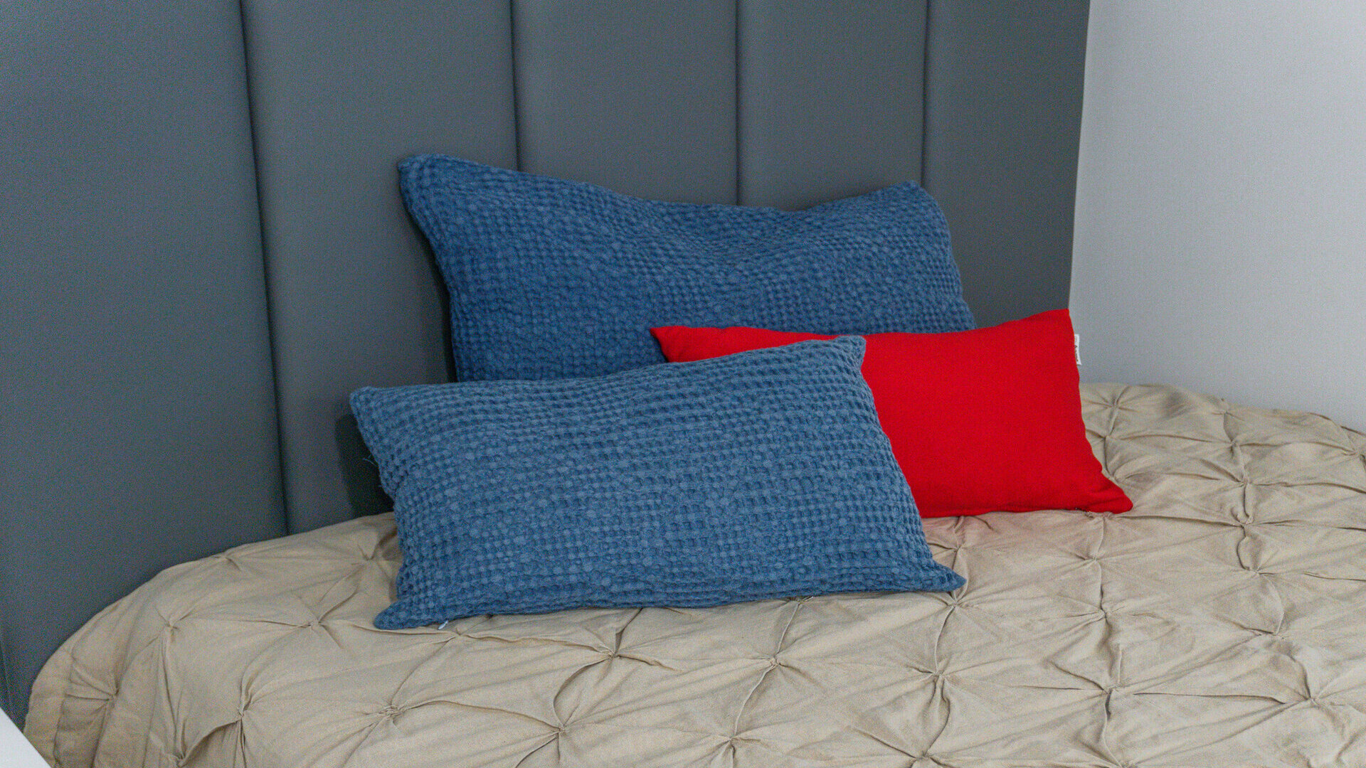 Hotel Aveiro Portugal nomad remote c5665492-b990-43ae-958b-911b78d6d28d_rsz1rszbedroom1.jpg