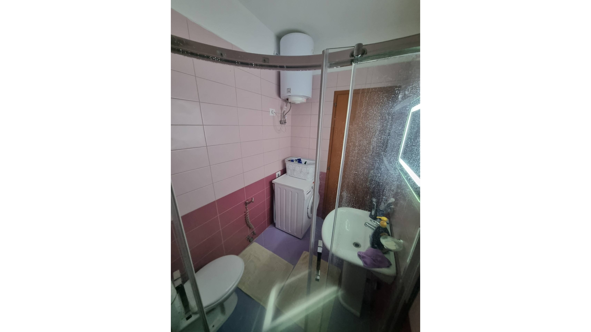 Hotel Durres Albania nomad remote 69efa19a-54a9-40ec-a335-4b912cb18fa6_Webpnetresizeimage9.jpg