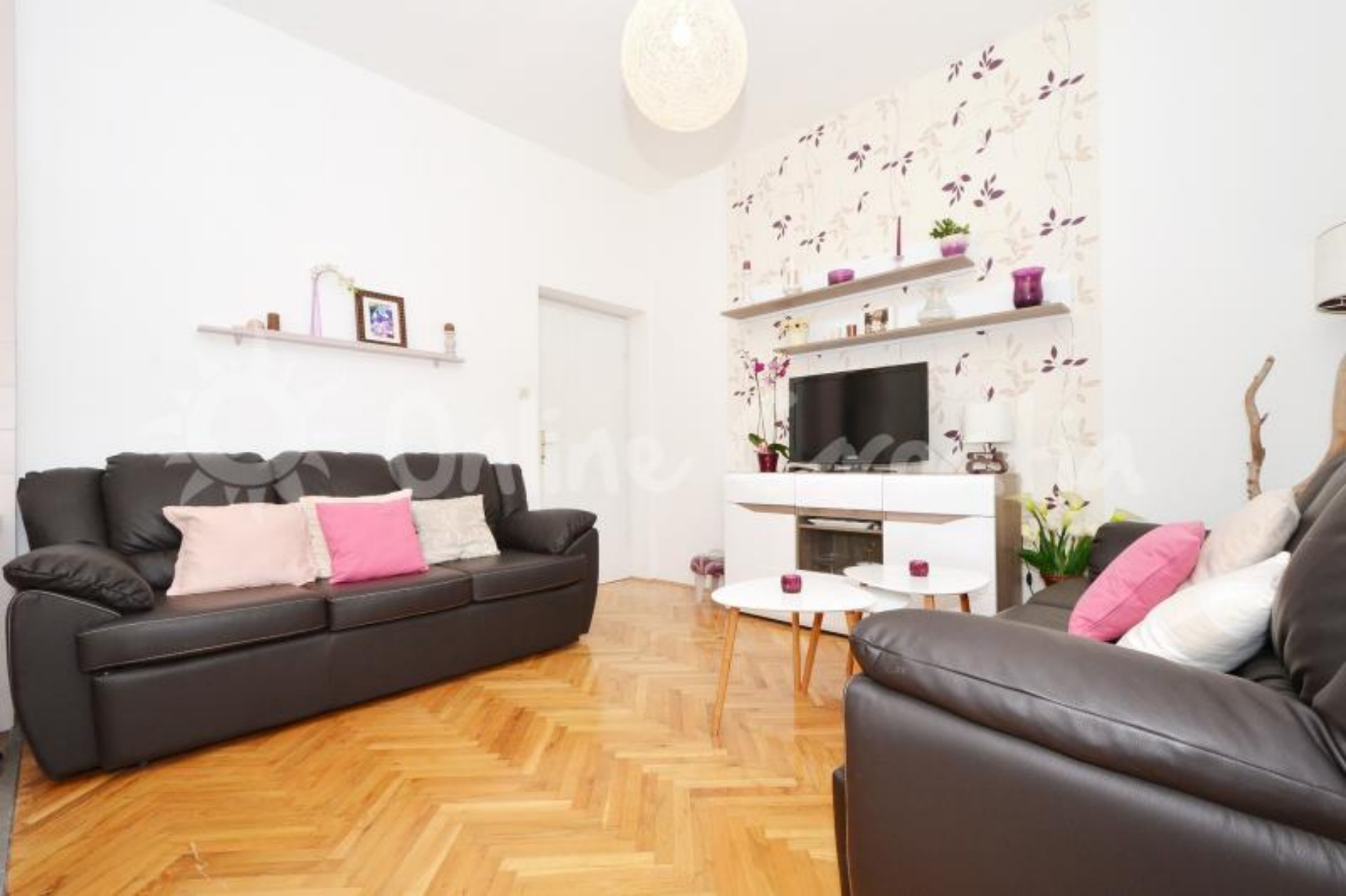 Hotel Okrug Gornji Croatia nomad remote a2f083ba-96dc-45b8-98bc-f8725ef970b6_splitcroatialuxuryvillastay3.jpg