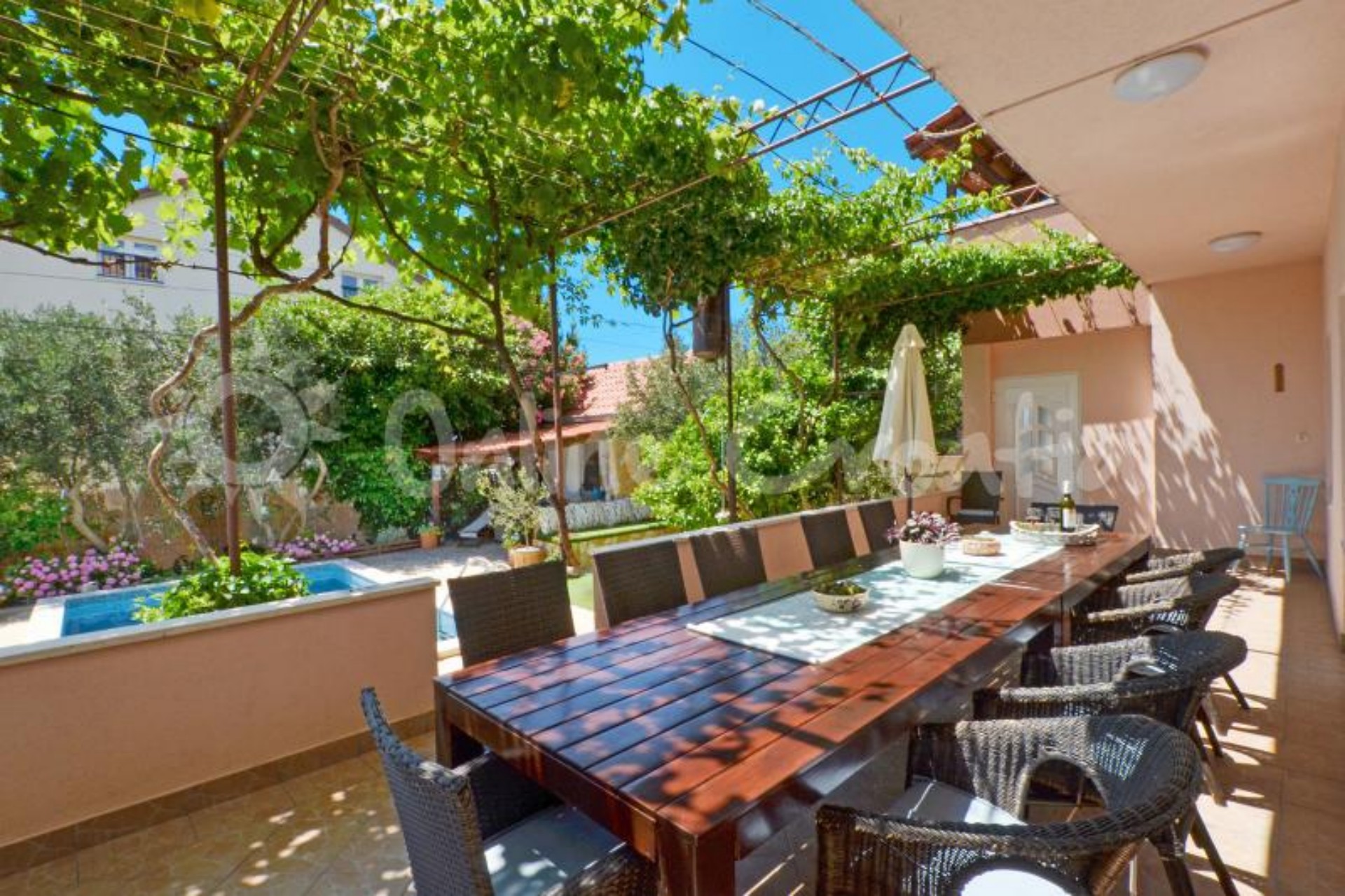 Hotel Okrug Gornji Croatia nomad remote fb4cc3dc-20a8-4d4a-9a81-0c2c081a1775_splitcroatialuxuryvillastay7.jpg