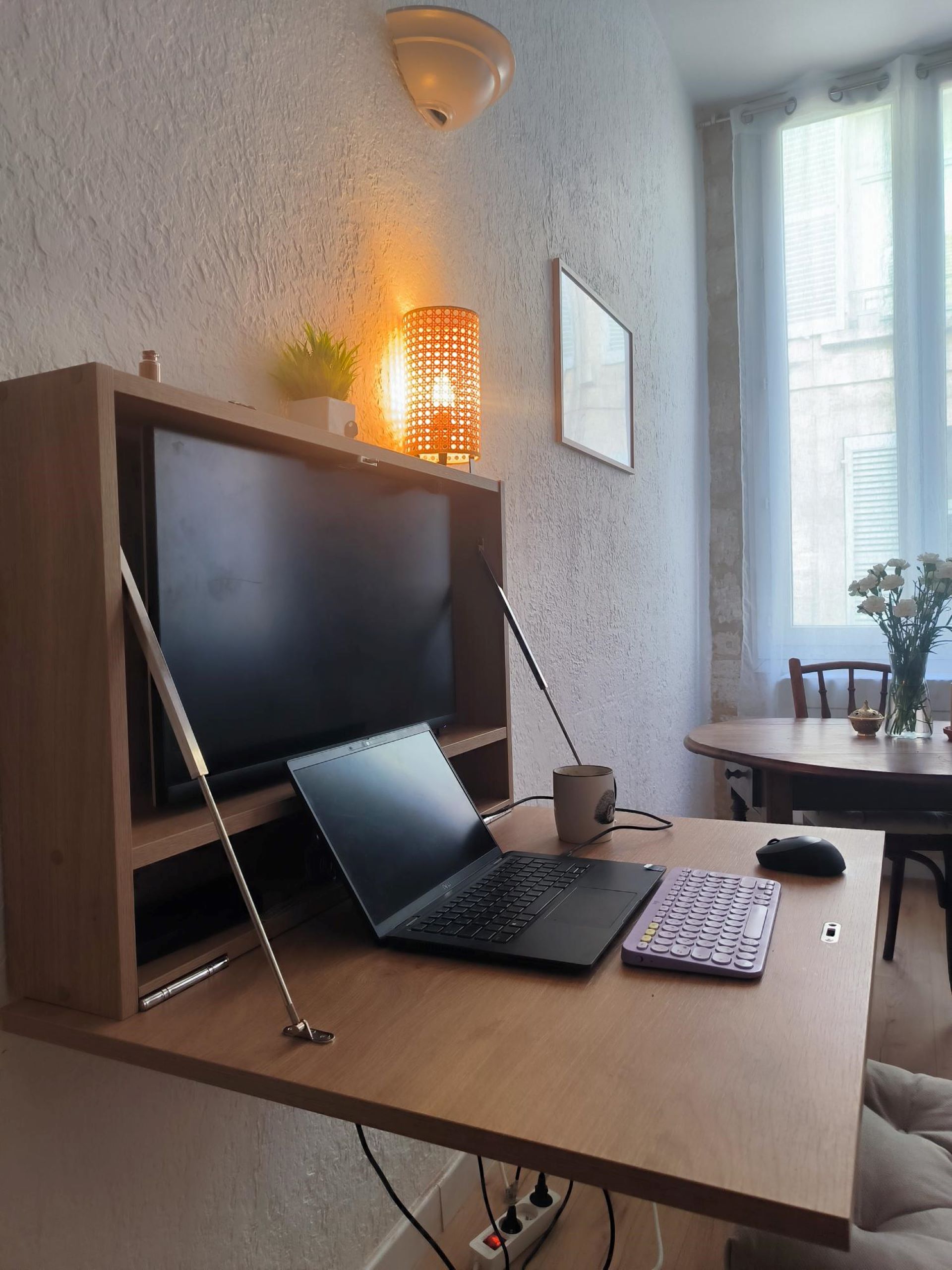 Hotel AVIGNON France nomad remote b0d51a39-03ce-40ea-a357-3c56196e093c_desk2.jpg