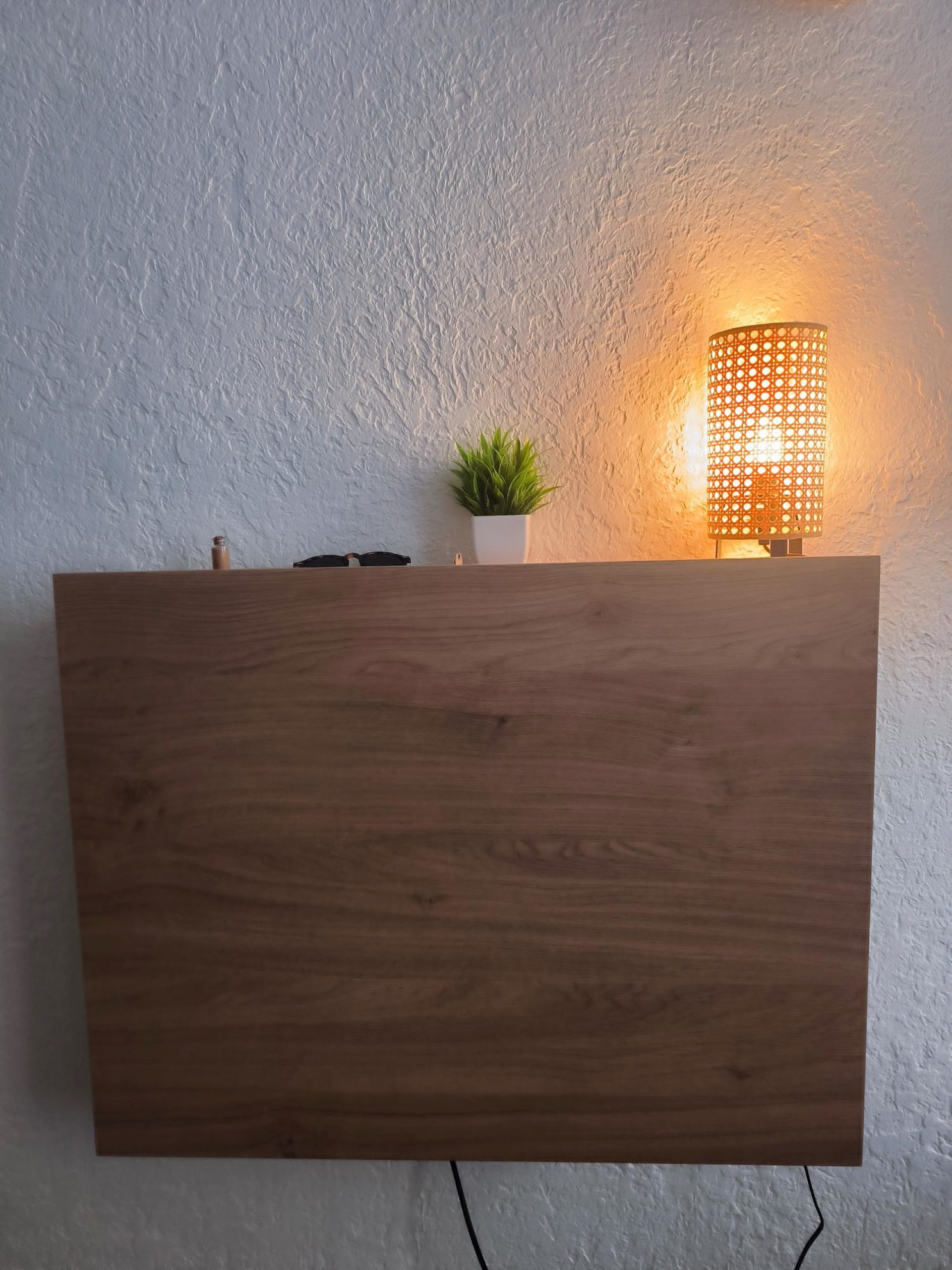 Hotel AVIGNON France nomad remote cf8cca07-d1e0-4c7b-8f1f-d4c30eebc914_DESK.jpg