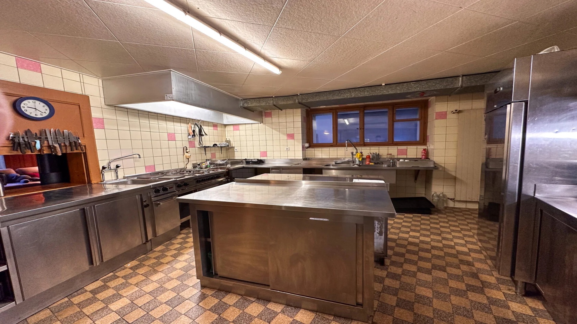 Hotel Liddes Switzerland nomad remote ee139612-6494-451e-a907-8b93054908d7_Safeimagekitresizedimg1.jpeg