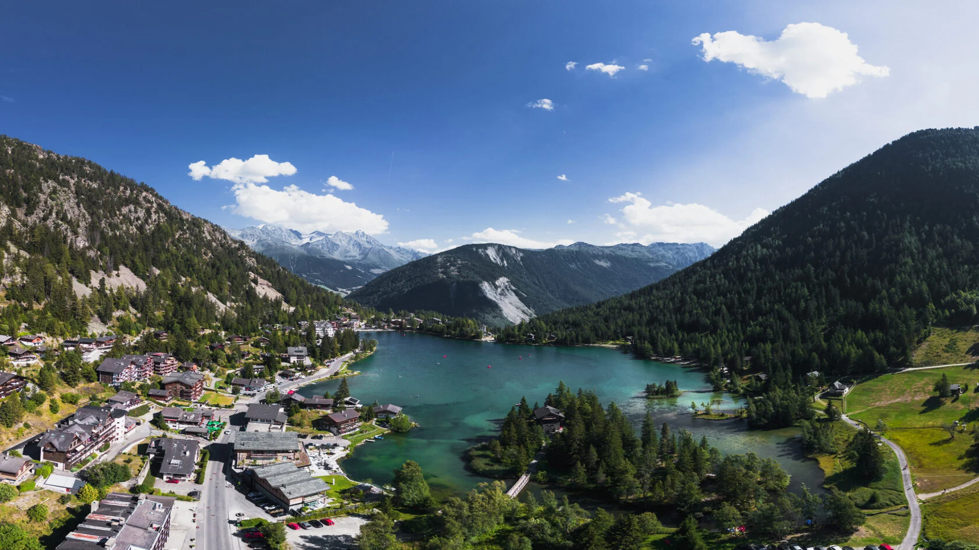 Hotel Liddes Switzerland nomad remote 6ceb15df-2ce5-4a9d-876b-5467d9b5b3ee_Safeimagekitresizedimg43.jpg