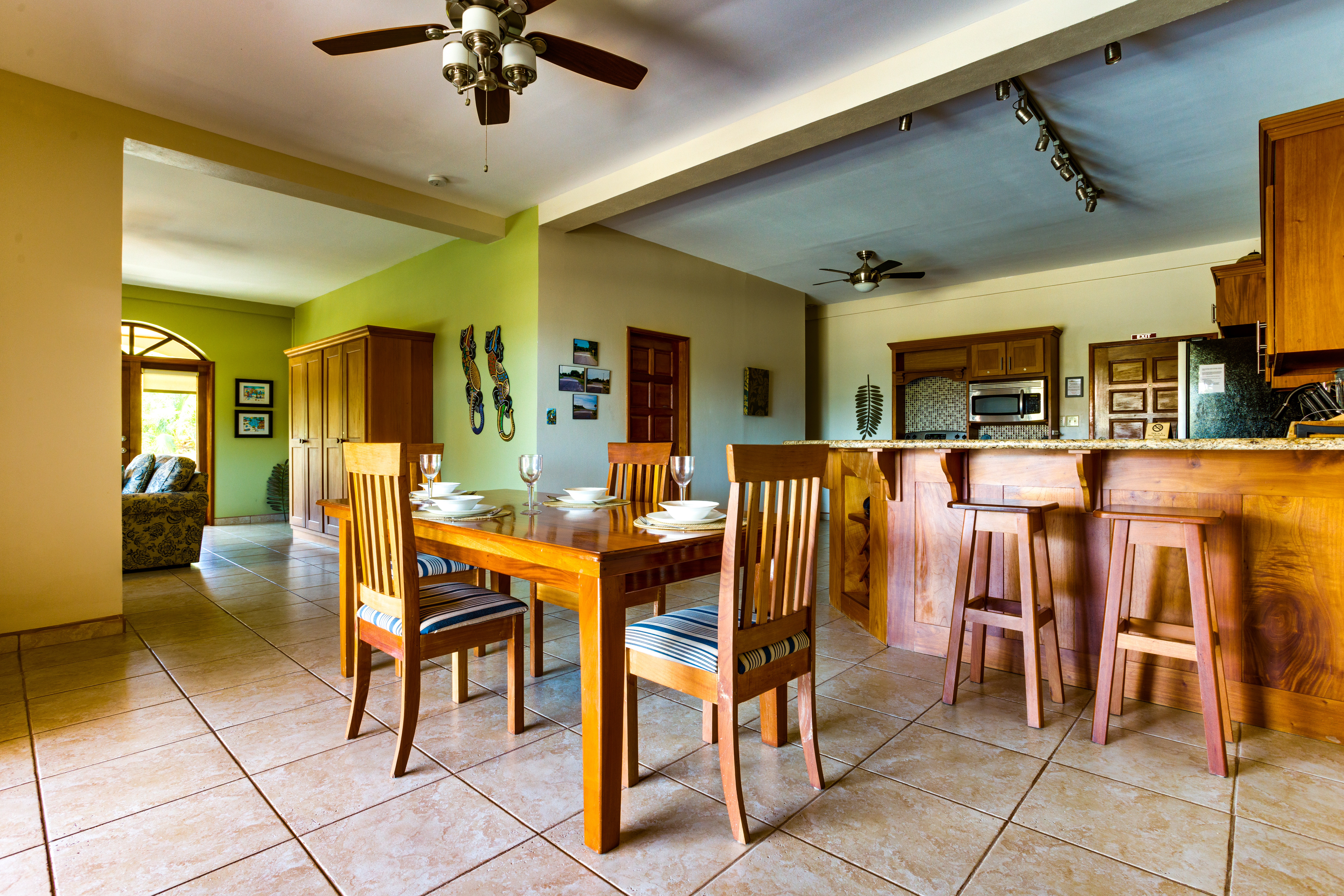 Hotel Placencia Belize nomad remote 600f0308-3f54-47a6-93c2-c94c6f4f4c2e_DiningroomC.jpg